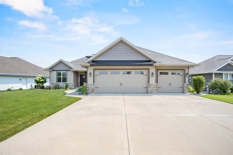 1638 Steiner Ln, Green Bay, WI 54313