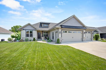 1638 Steiner Ln, Green Bay, WI 54313