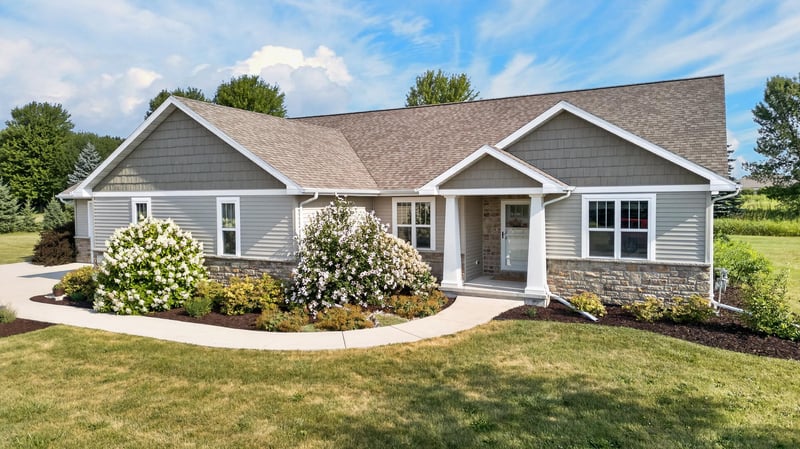 5148 High Point Dr, Winneconne, WI 54986