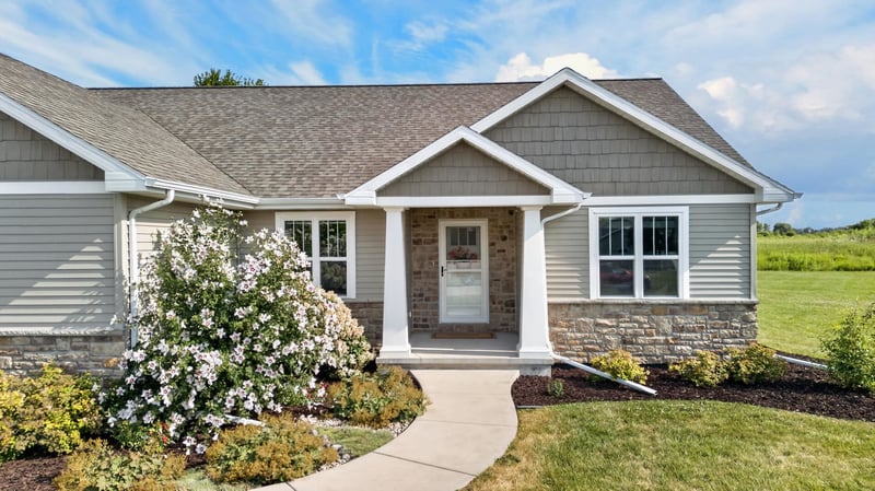 5148 High Point Dr, Winneconne, WI 54986
