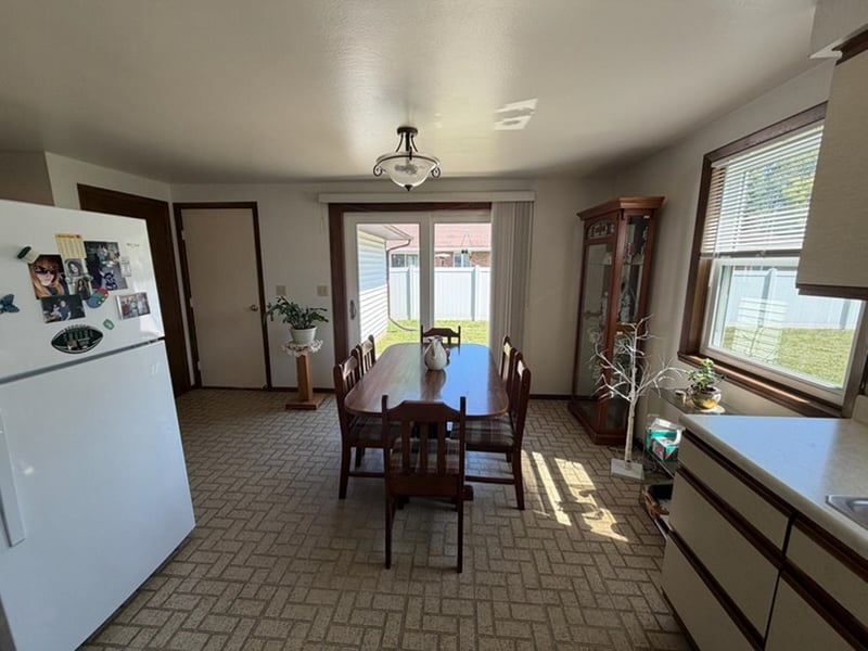 418 Kelly Jo Dr, Green Bay, WI 54303-4523