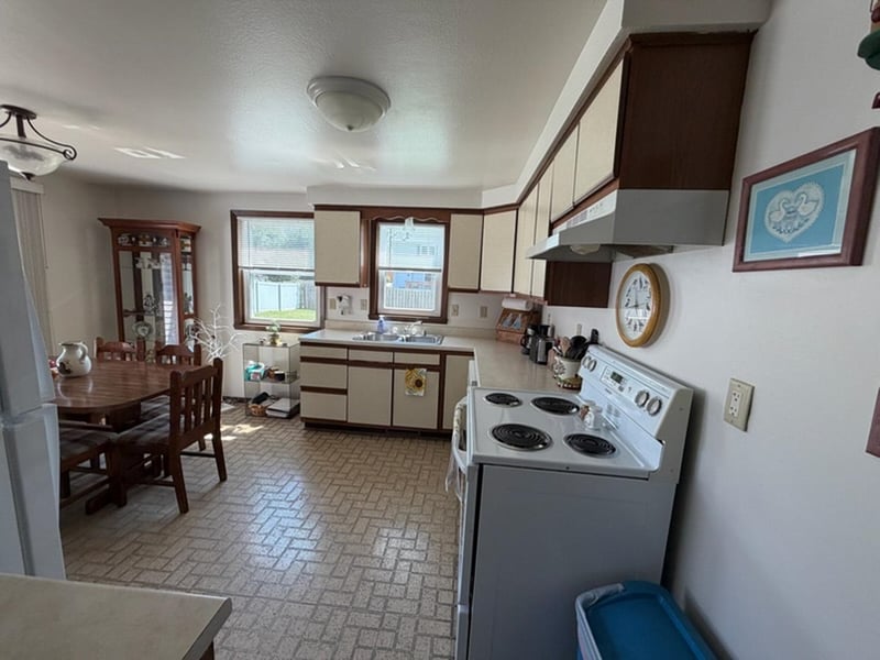 418 Kelly Jo Dr, Green Bay, WI 54303-4523