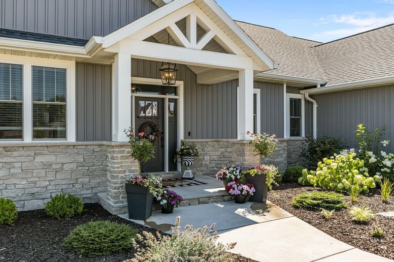 3001 W Old Oak Dr, Appleton, WI 54913
