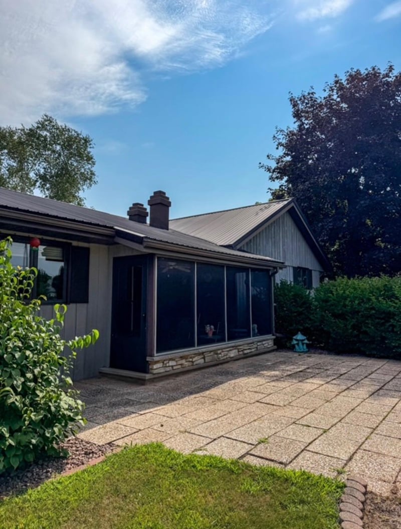 331 Orchard Cir, Gillett, WI 54124-0106