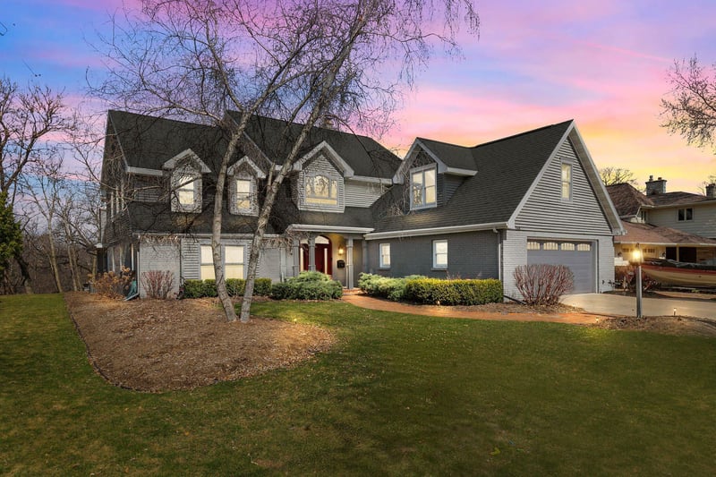 140 River Dr, Appleton, WI 54915