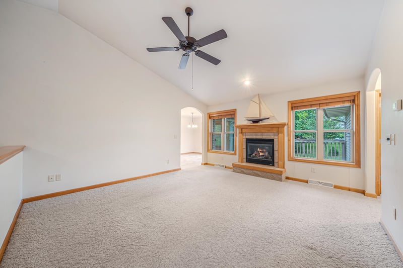 2361 Indy Ct, De Pere, WI 54115-8058