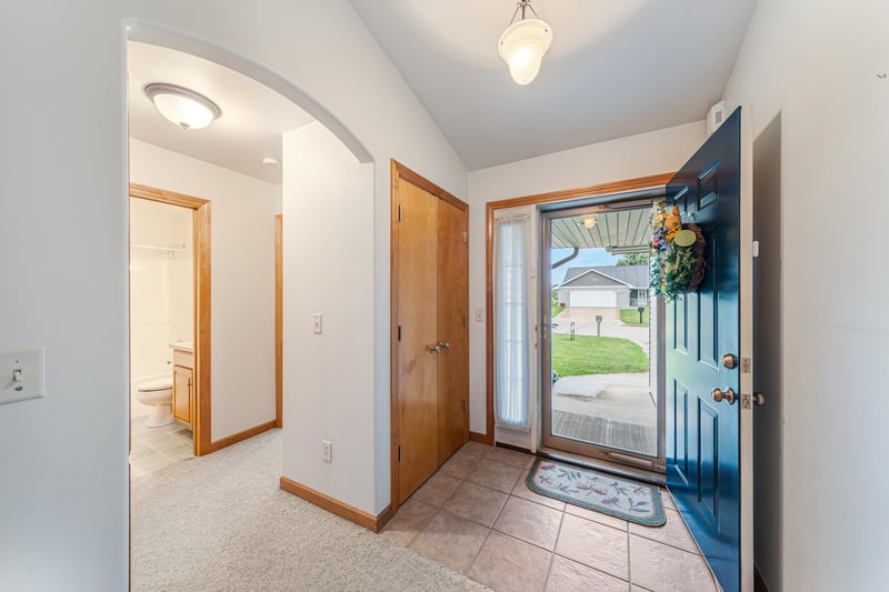 2361 Indy Ct, De Pere, WI 54115-8058