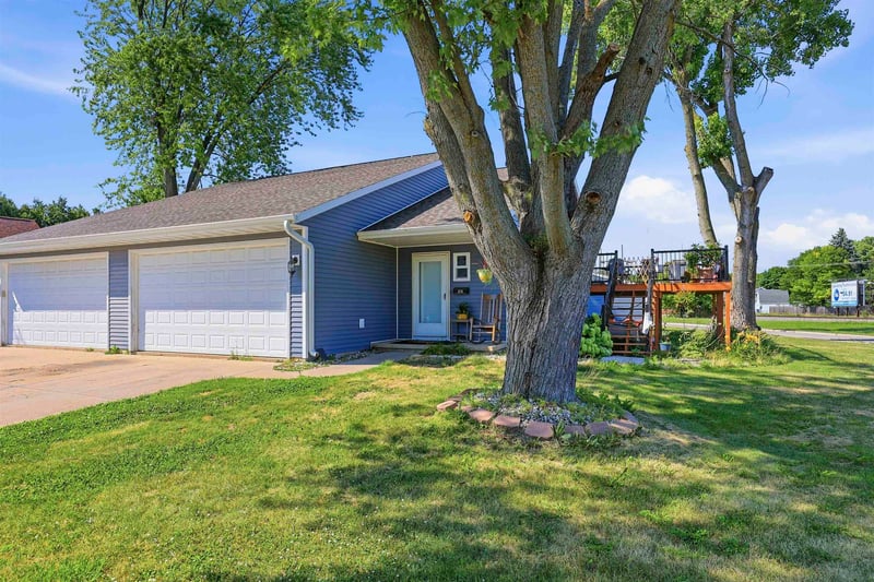 614 Reid St, De Pere, WI 54115