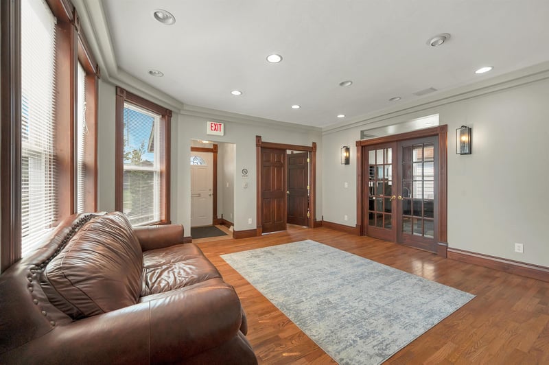 125 S Quincy St, Green Bay, WI 54301