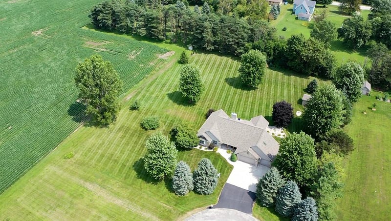 N4326 Red Leaf Dr, Appleton, WI 54913