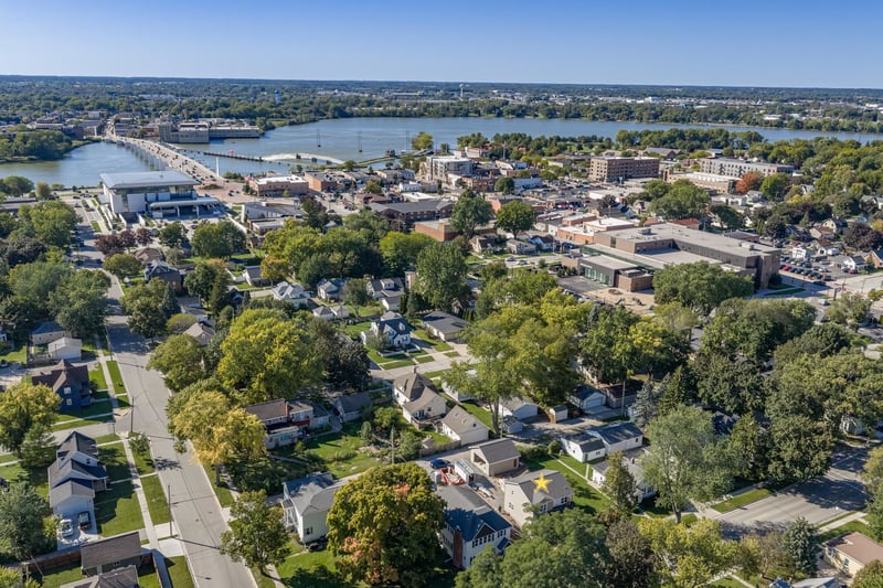 220 S Erie St, De Pere, WI 54115