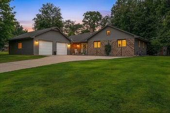 915 La Count Rd, Green Bay, WI 54313