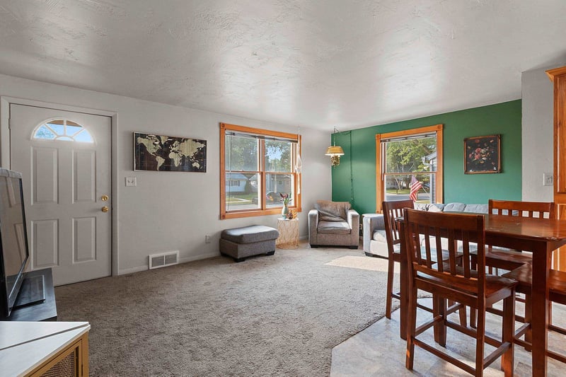 2532 Libal St, Green Bay, WI 54301-1747