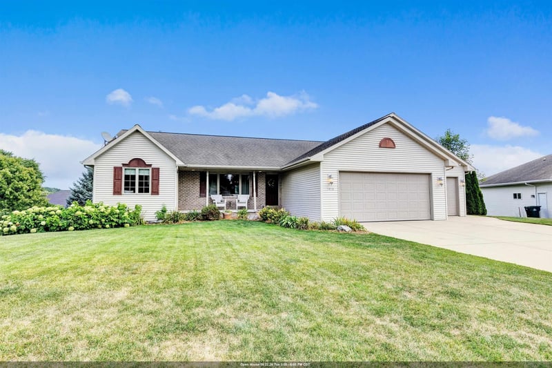 1416 Wilbert Hill Ct, Howard, WI 54313