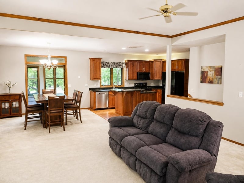 W2489 Clover Downs Ct, Appleton, WI 54915
