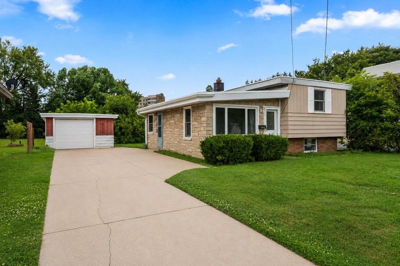 1413 Western Ave, Green Bay, WI 54303