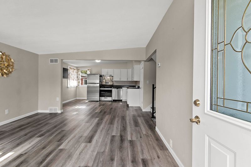1413 Western Ave, Green Bay, WI 54303
