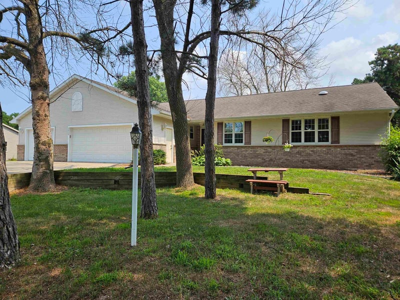 3830 Nicolet Dr, Green Bay, WI 54311