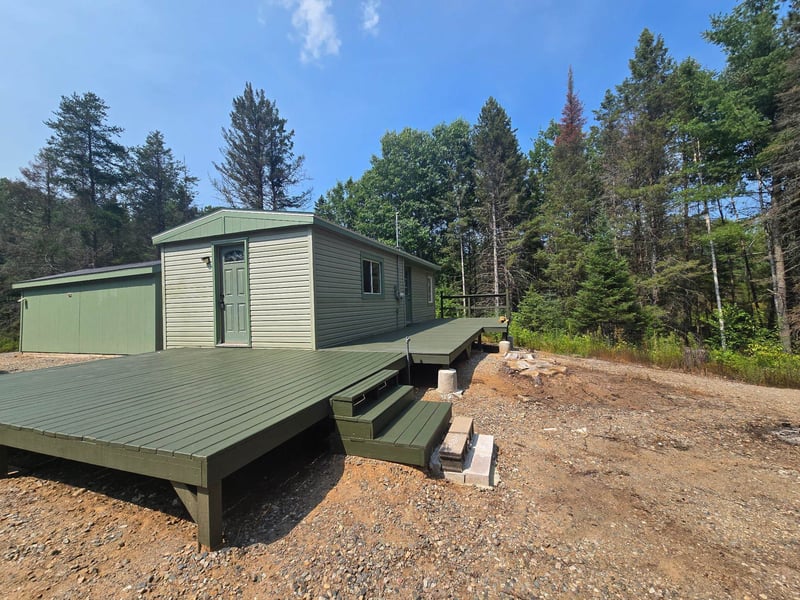 445 Kus Rd, Armstrong Creek, WI 54103