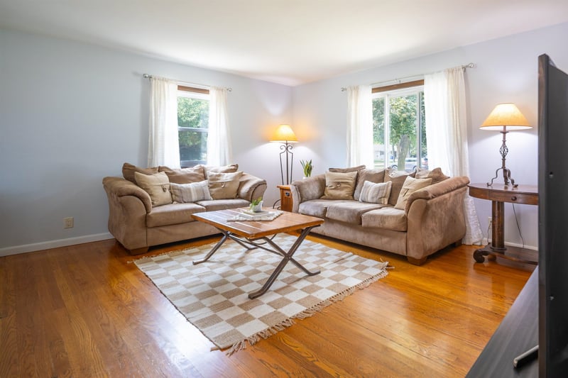 123 Jean St, Combined Locks, WI 54113