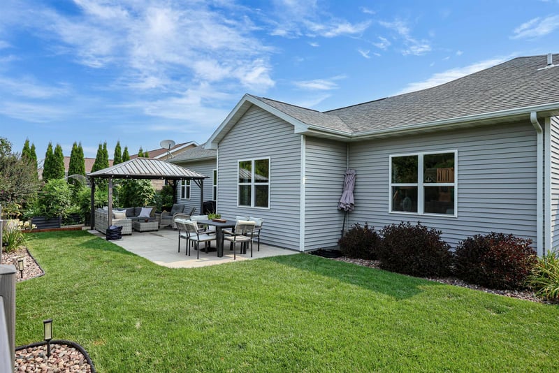 1244 Ava Ct, Neenah, WI 54956-1898