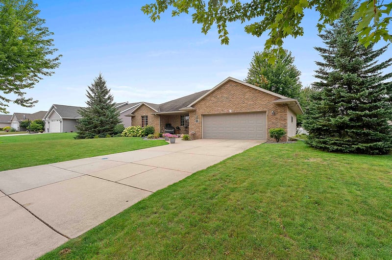 3162 Essen Rd, Green Bay, WI 54311