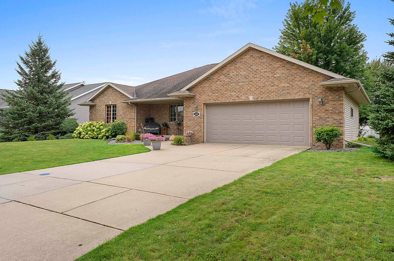 3162 Essen Rd, Green Bay, WI 54311