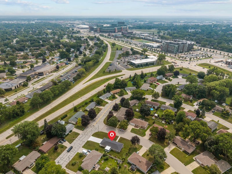 1520 Careful Dr, Green Bay, WI 54304-2941