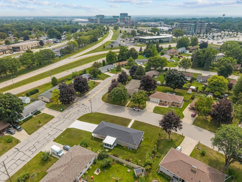 1520 Careful Dr, Green Bay, WI 54304-2941