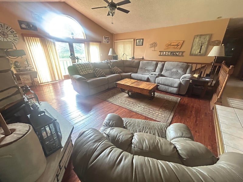 1266 Clairville Rd, Oshkosh, WI 54904-0000