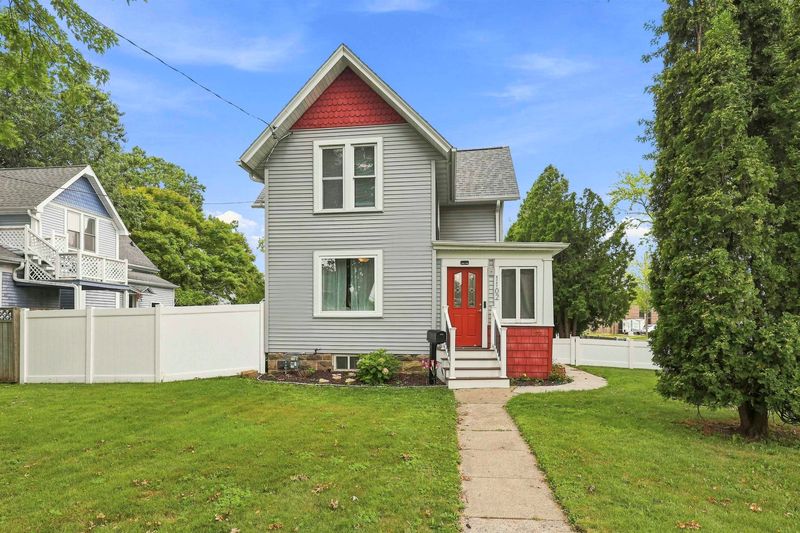 1102 W Lawrence St, Appleton, WI 54914-5249