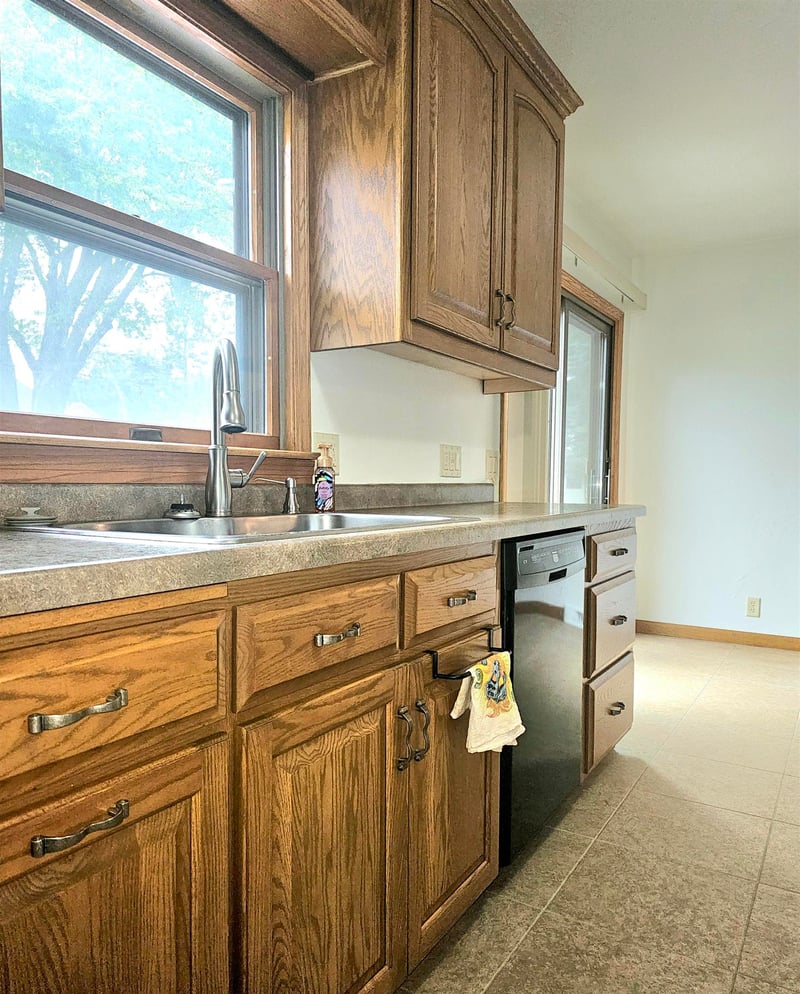 643 S Main St, Seymour, WI 54165