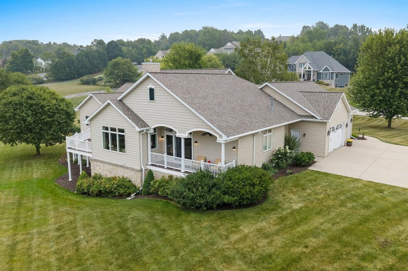 1707 Limestone Trl, De Pere, WI 54115-4019