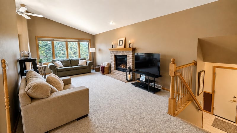 3171 Mockingbird Way, Oshkosh, WI 54904-6345