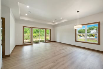 3152 East River Dr, Green Bay, WI 54301