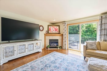 1300 Alpine Dr #204, Green Bay, WI 54311