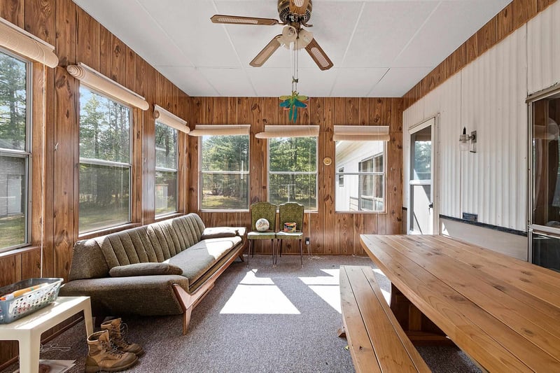15303 Grindle Oak Dr, Mountain, WI 54149