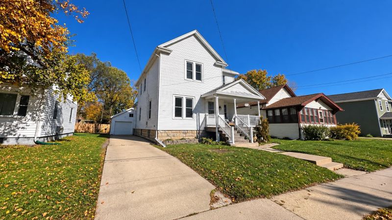 1208 Winnebago Ave, Oshkosh, WI 54901