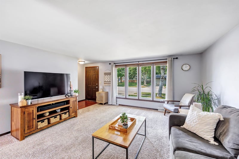 1125 Stine Way, De Pere, WI 54115