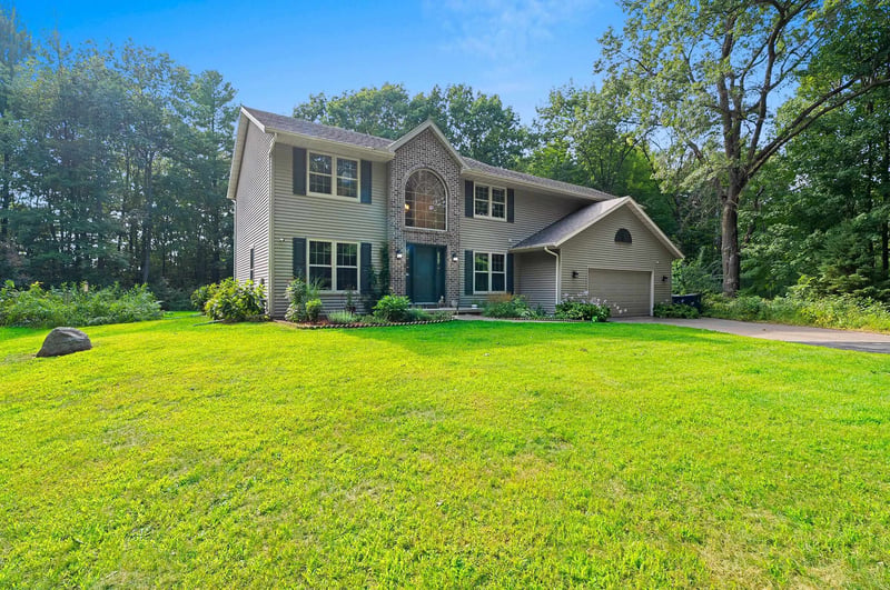 3611 Royal Oaks Ct, Suamico, WI 54173-8268