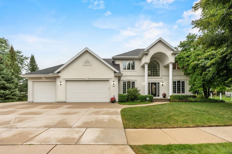 601 E Carrington Ln, Appleton, WI 54913