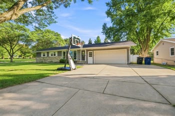 1294 Apache Ave, Green Bay, WI 54313-5849