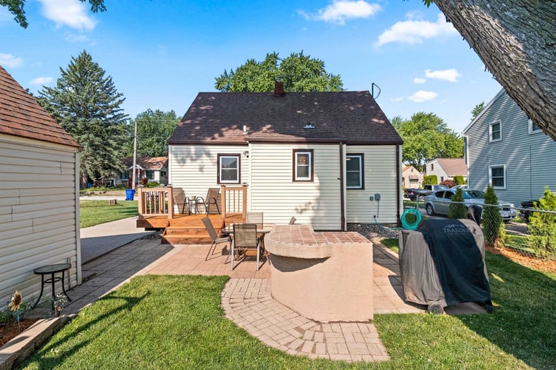 1420 N Charlotte St, Appleton, WI 54911-4014