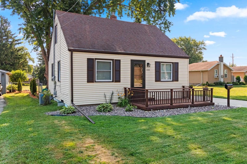 1420 N Charlotte St, Appleton, WI 54911-4014