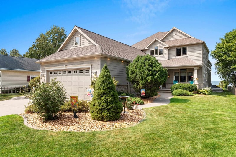 6415 Sturgeon Bay Rd, Luxemburg, WI 54217