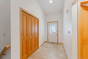 465 W Packer Ave, Oshkosh, WI 54901-1585