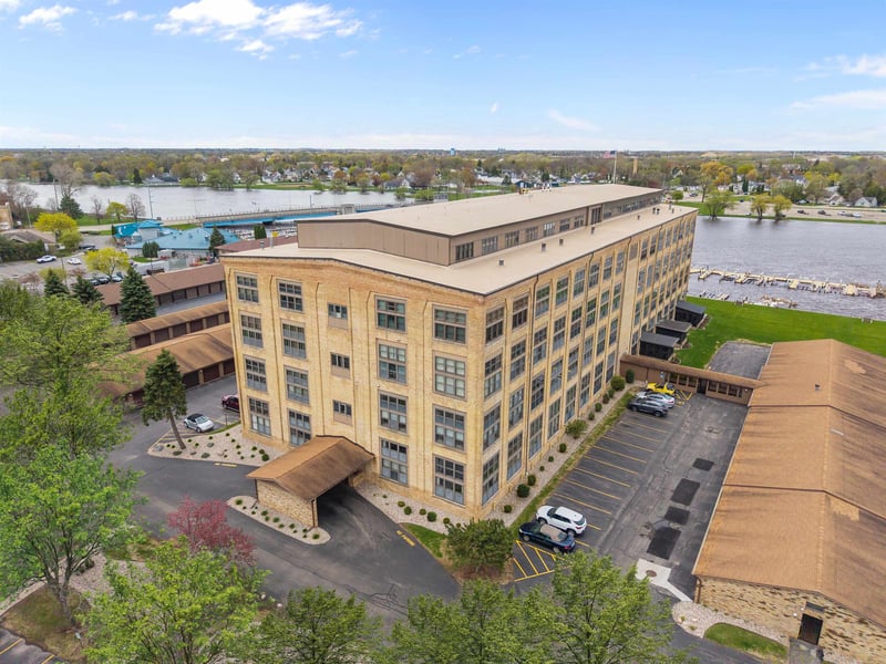 1545 Arboretum Dr #325, Oshkosh, WI 54901