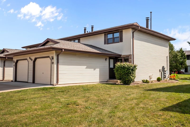 800 S Westhaven Pl #D, Appleton, WI 54914