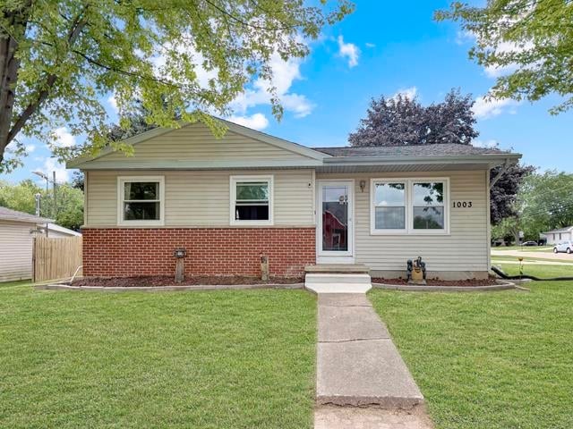 1003 Meadow Ln, Neenah, WI 54956