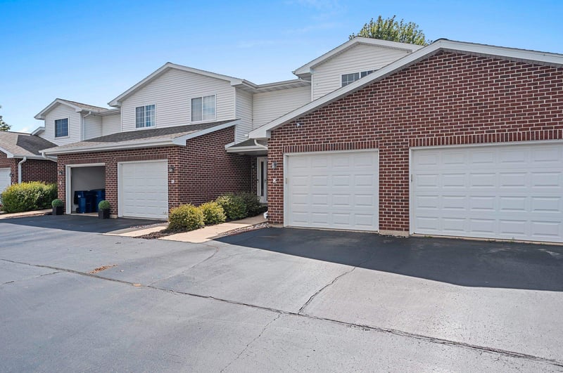 1903 Riverside Dr #E, Suamico, WI 54313